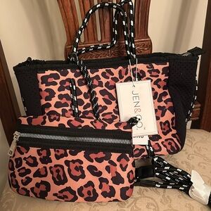 Coralia Multifunctional Neoprene Bag